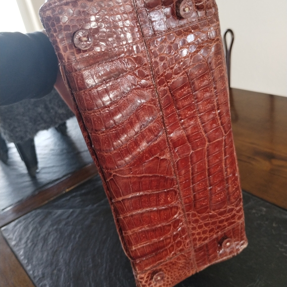 NANCY GONZALEZ Crocodile Bag Exquisite And Convenient 14" Long - Picture 12 of 13
